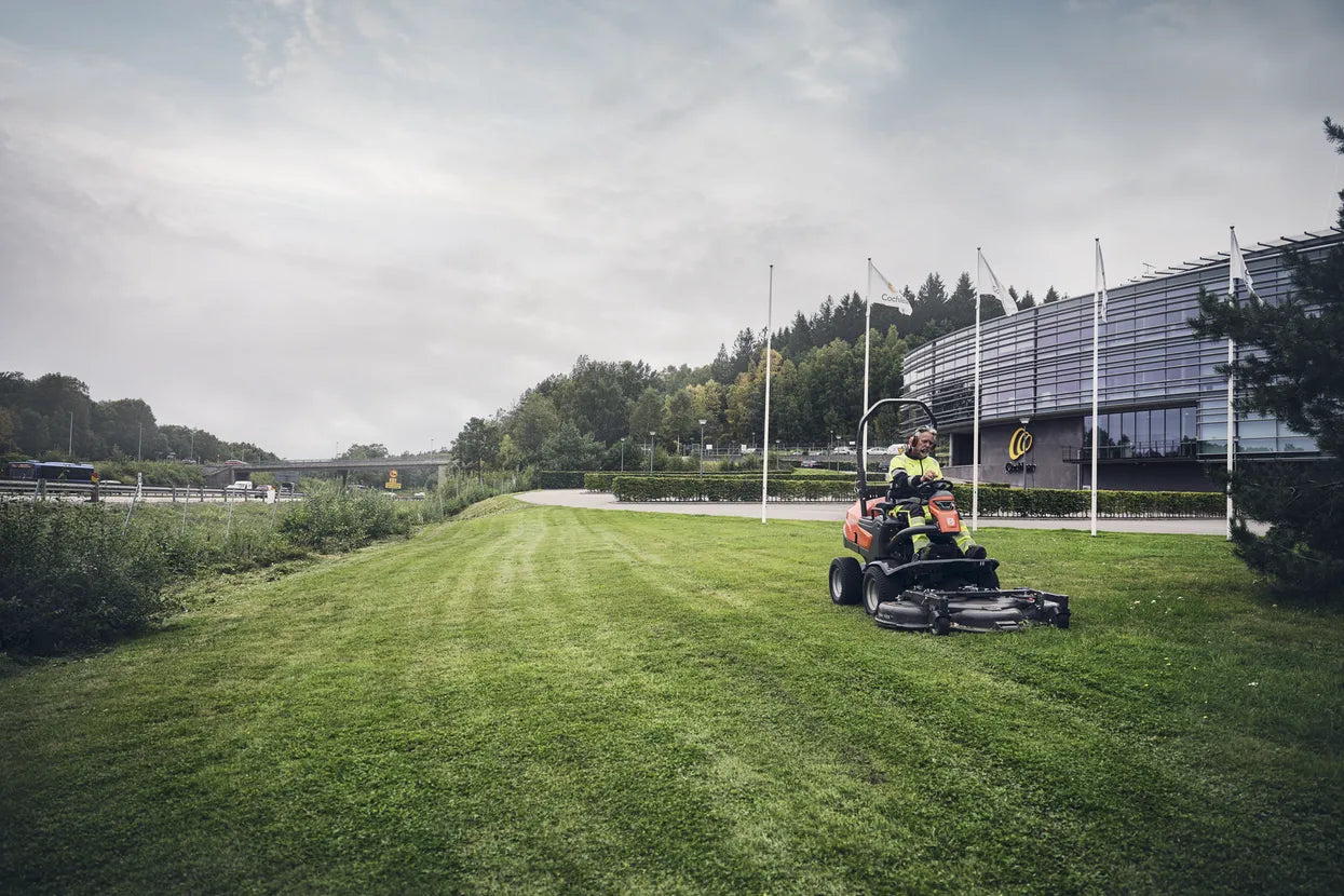 Husqvarna P525DX Ride On Mower