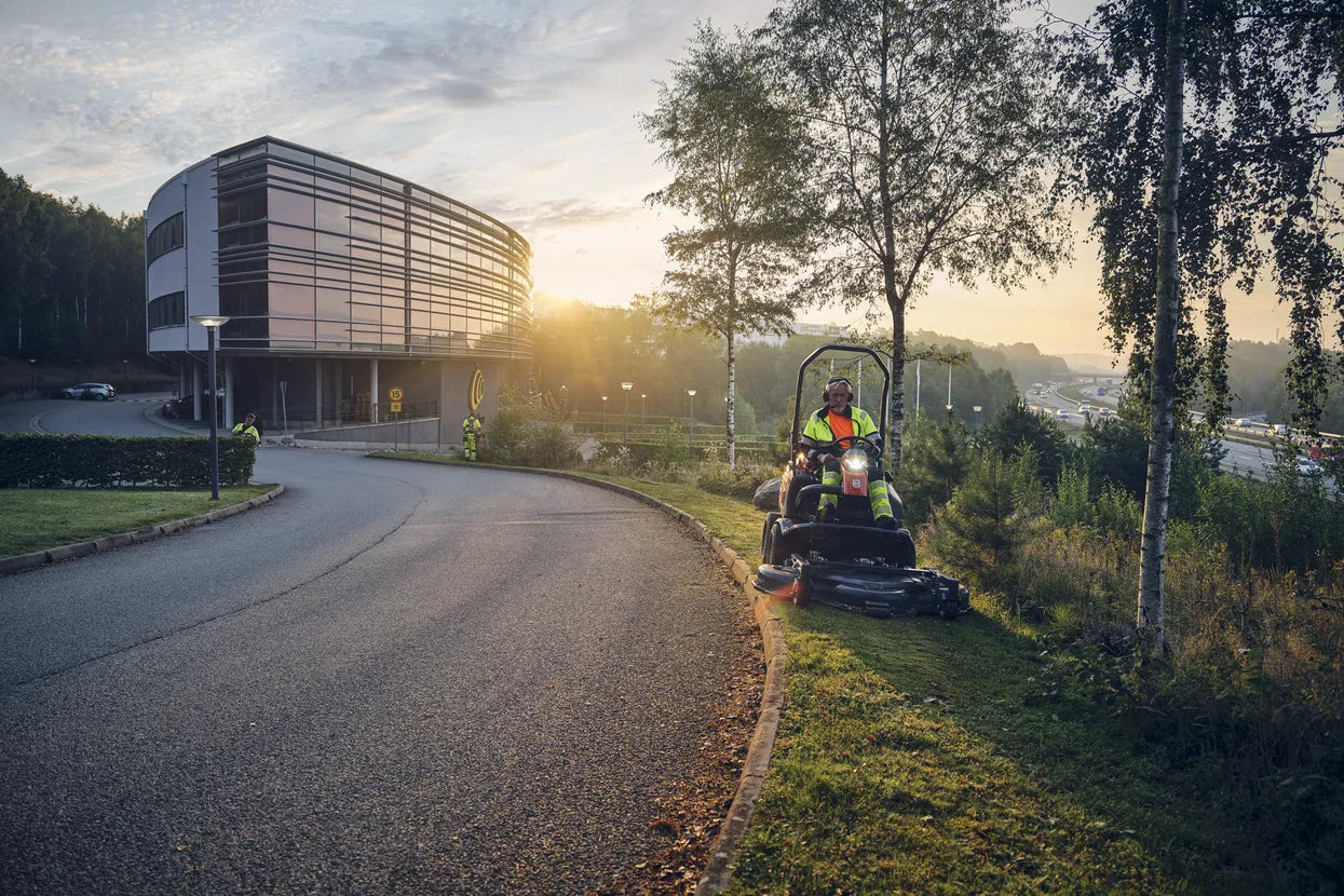 Husqvarna P525DX Ride On Mower